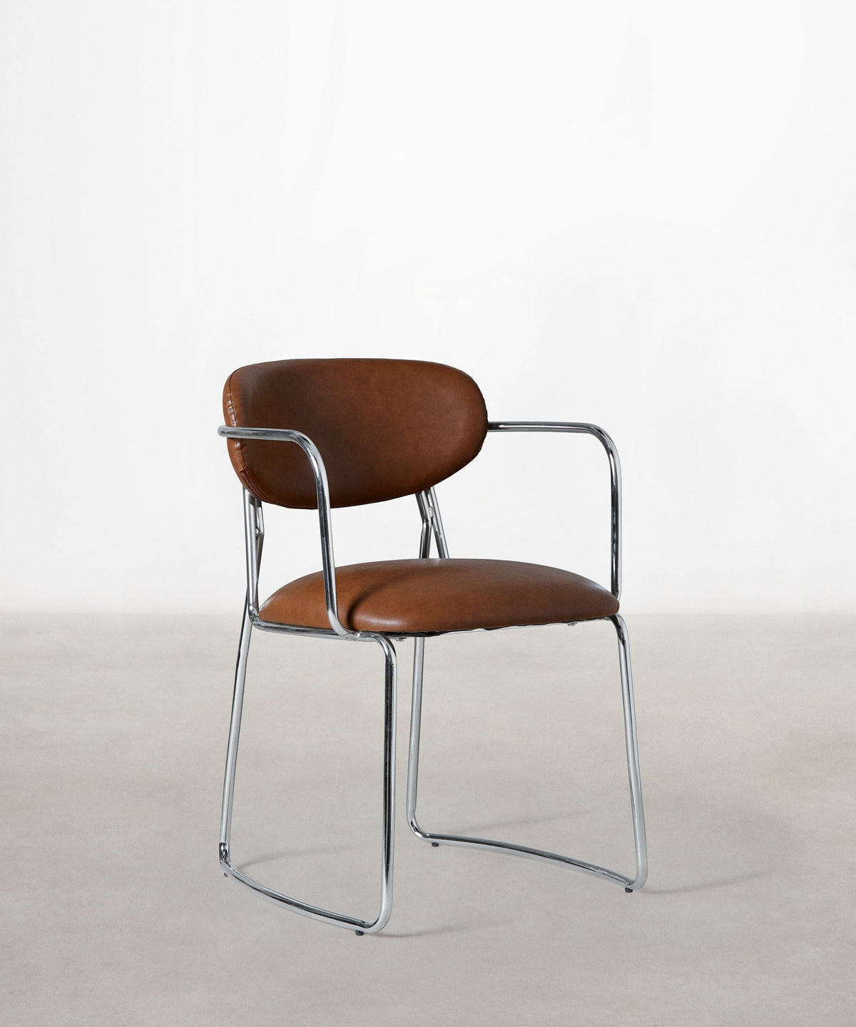 Chaise de salle à manger en similicuir et métal avec accoudoirs Moritz