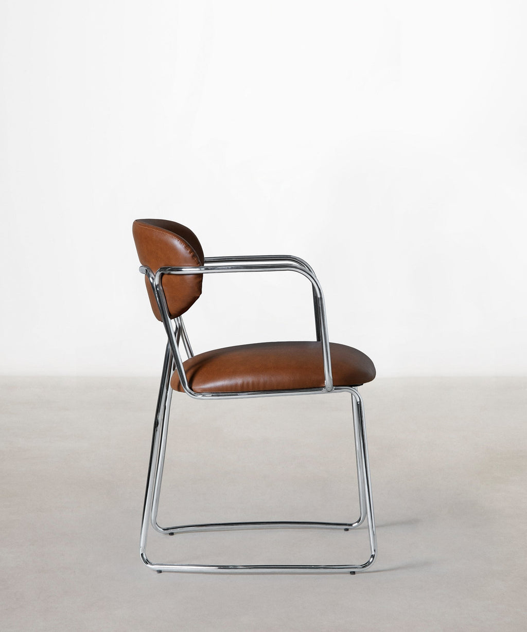 Chaise de salle à manger en similicuir et métal avec accoudoirs Moritz