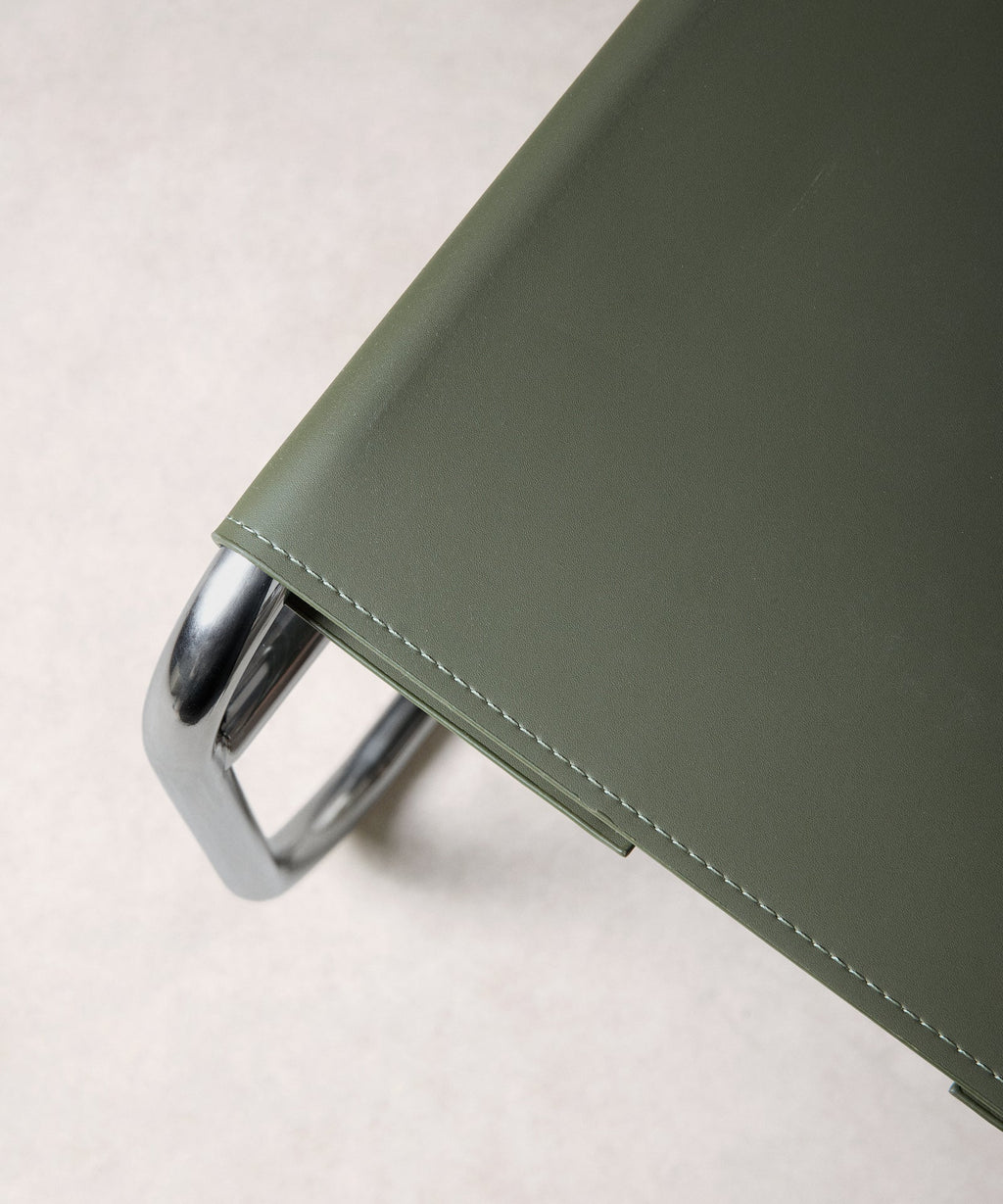 Chaise en polyuréthane et métal Lottie
