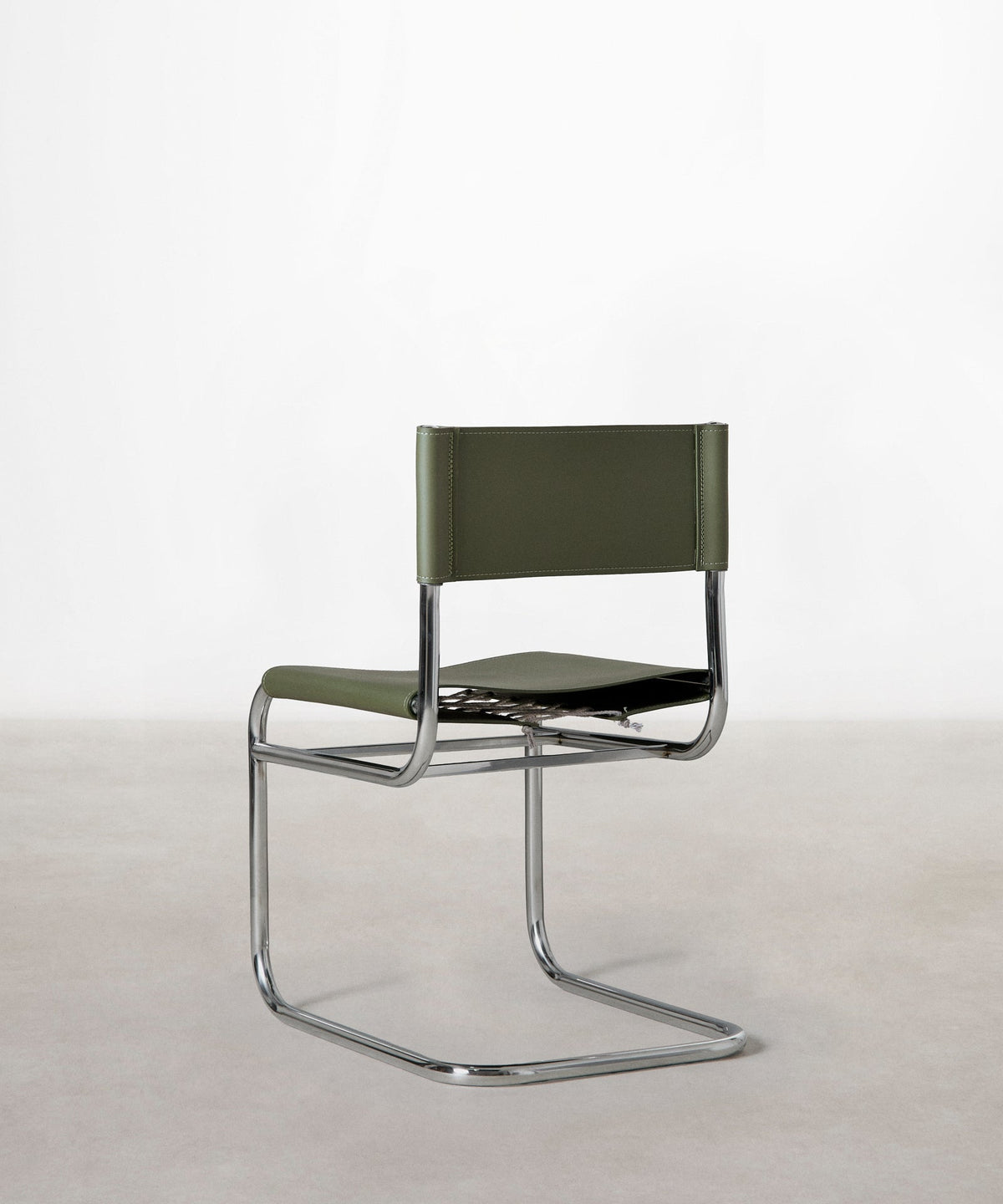 Chaise en polyuréthane et métal Lottie