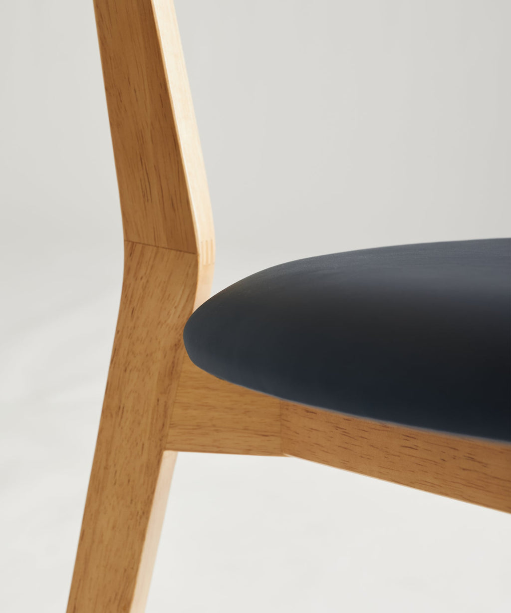 Chaise de Salle à Manger en Bois Massif et Rembourrée Aria