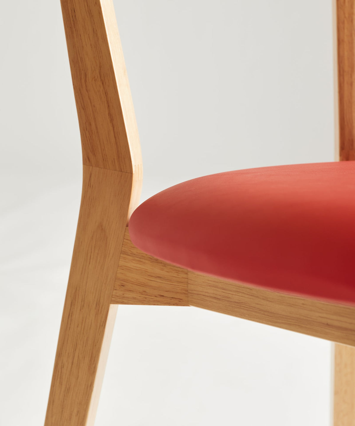 Chaise de Salle à Manger en Bois Massif et Rembourrée Aria