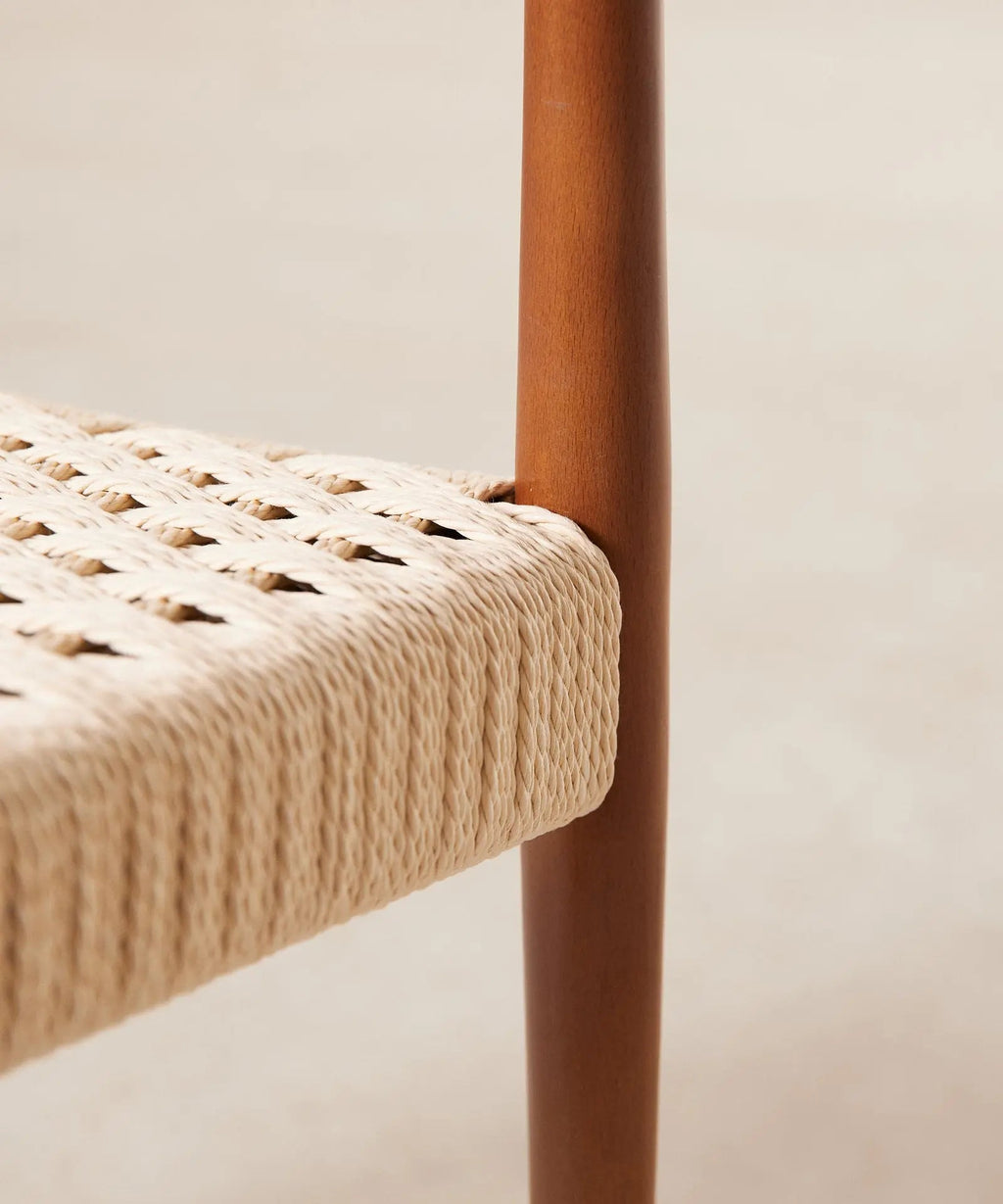 Chaise de salle à manger en bois et corde tressée Nona