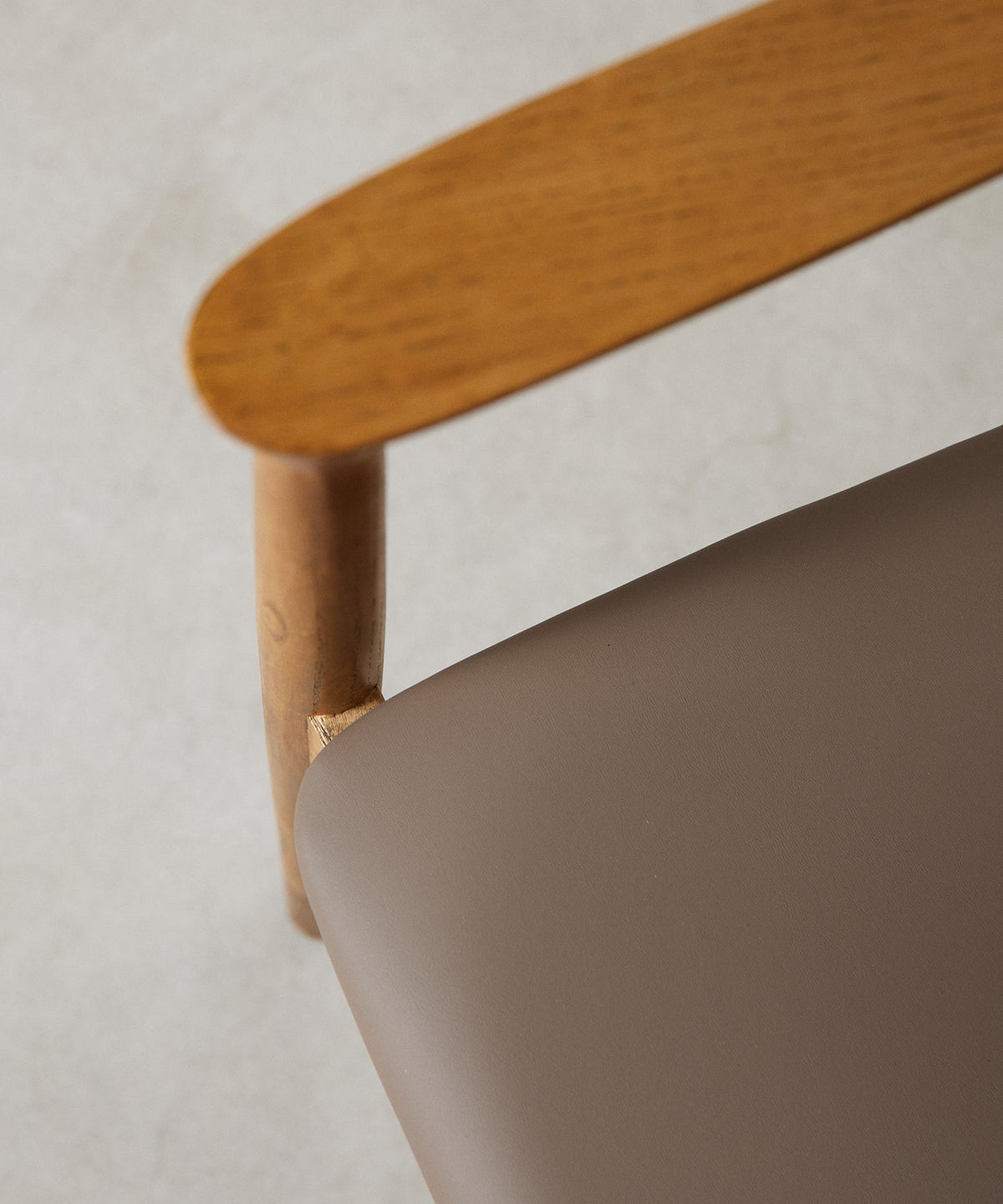 Chaise de salle à manger en bois et similicuir Olivia - Noyer clair