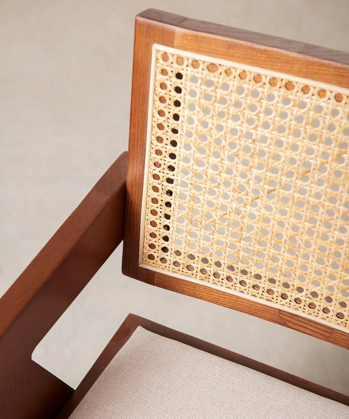 Chaise de salle à manger en bois, rotin et tissu Pauline Arms