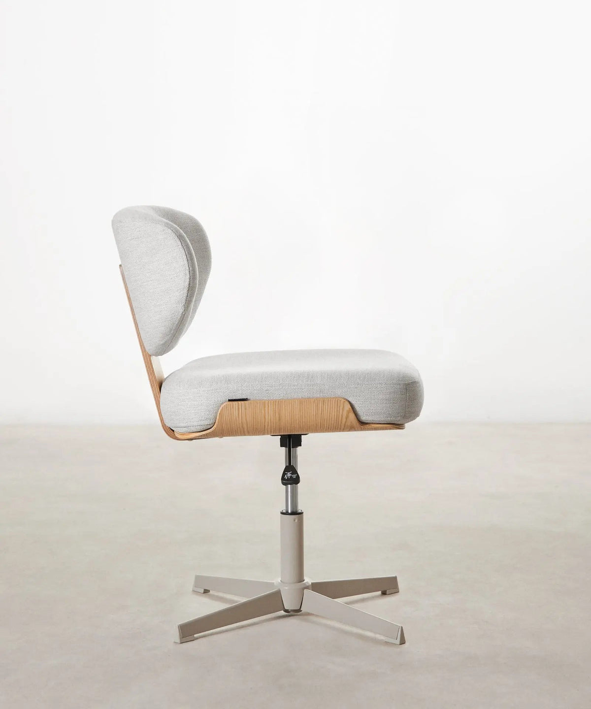 Chaise de bureau en tissu et bois Lexa