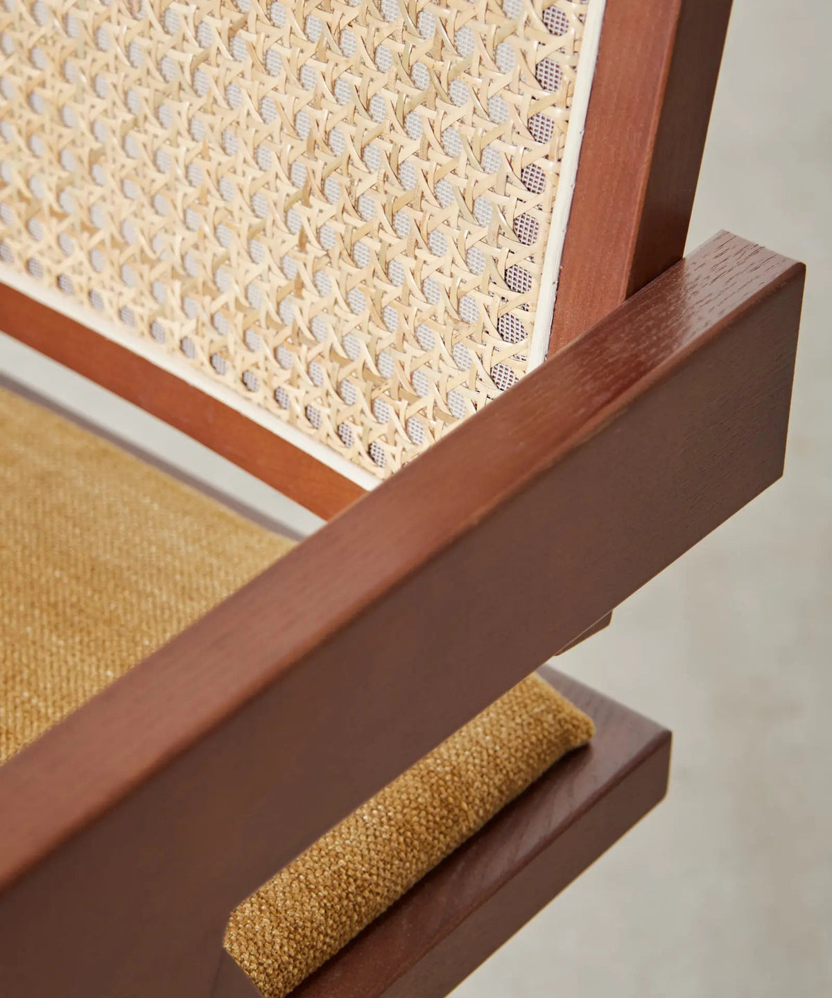 Chaise de salle à manger en bois, rotin et tissu Pauline Arms Color Edition