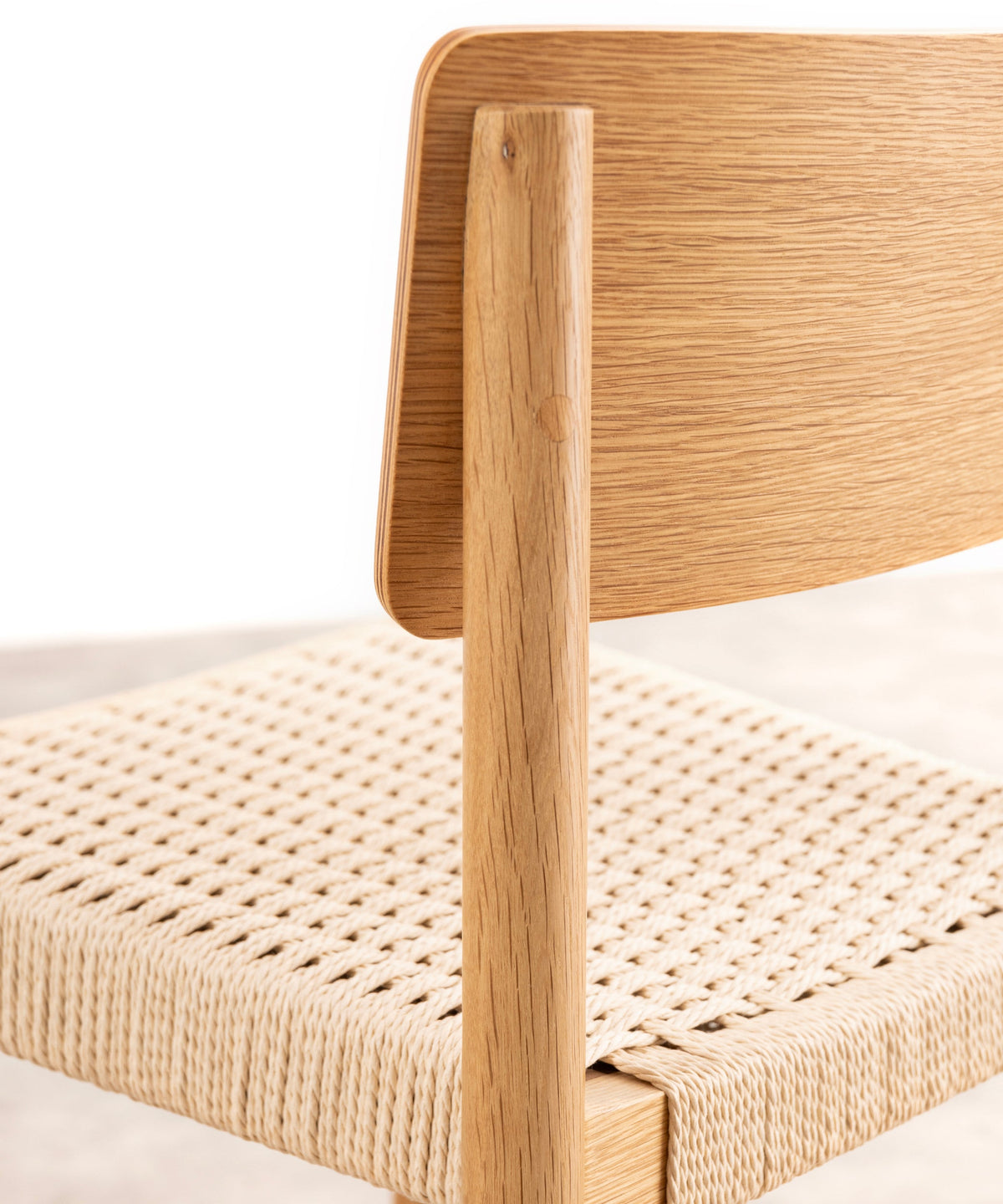 Chaise de salle à manger en bois et corde tressée Ares