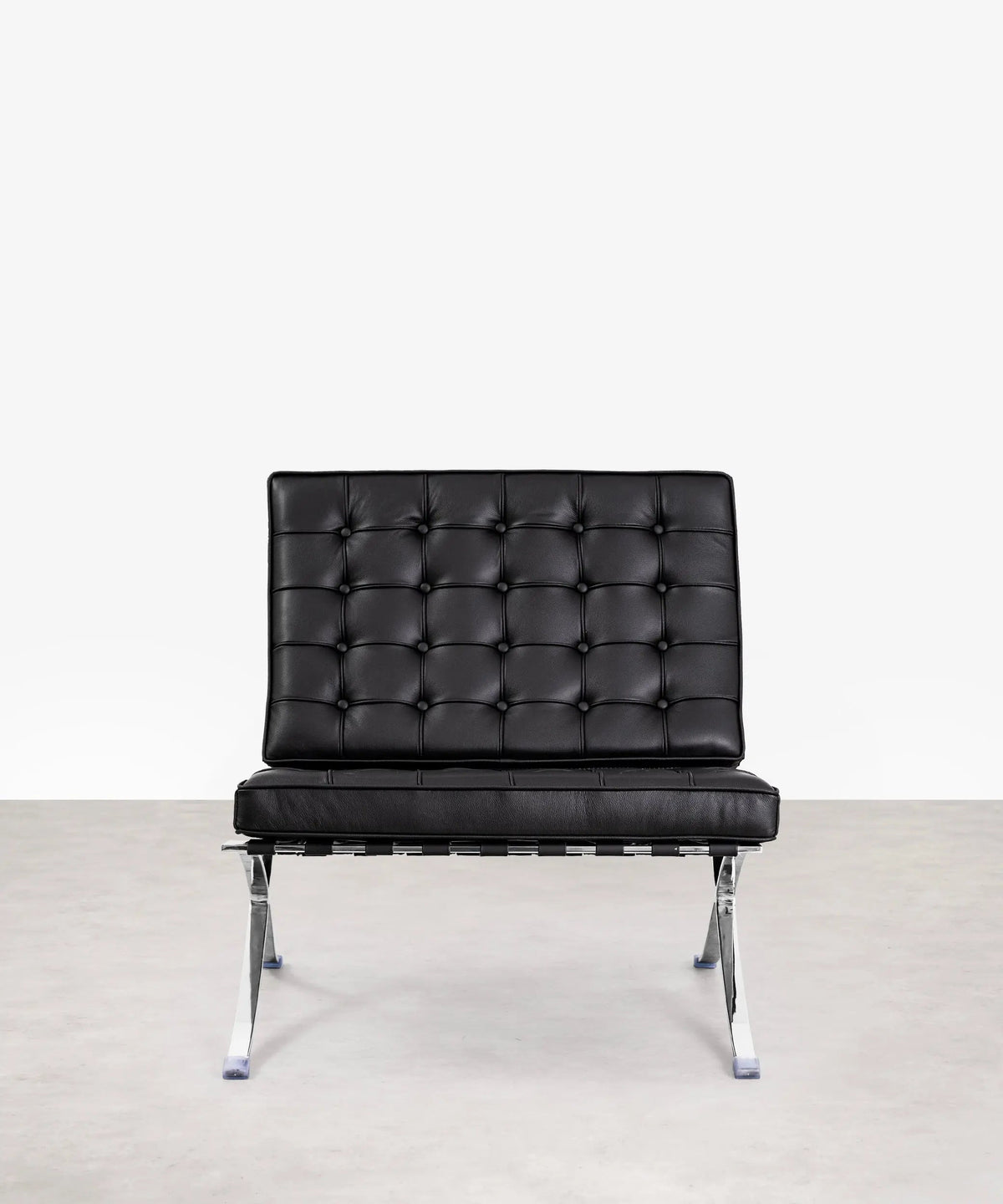 Chaise revêtue de cuir italien et acier Seline