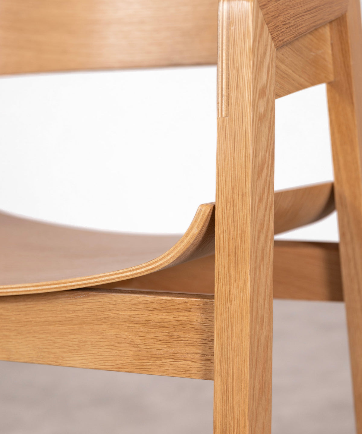 Chaise de salle à manger en bois avec accoudoirs Bella