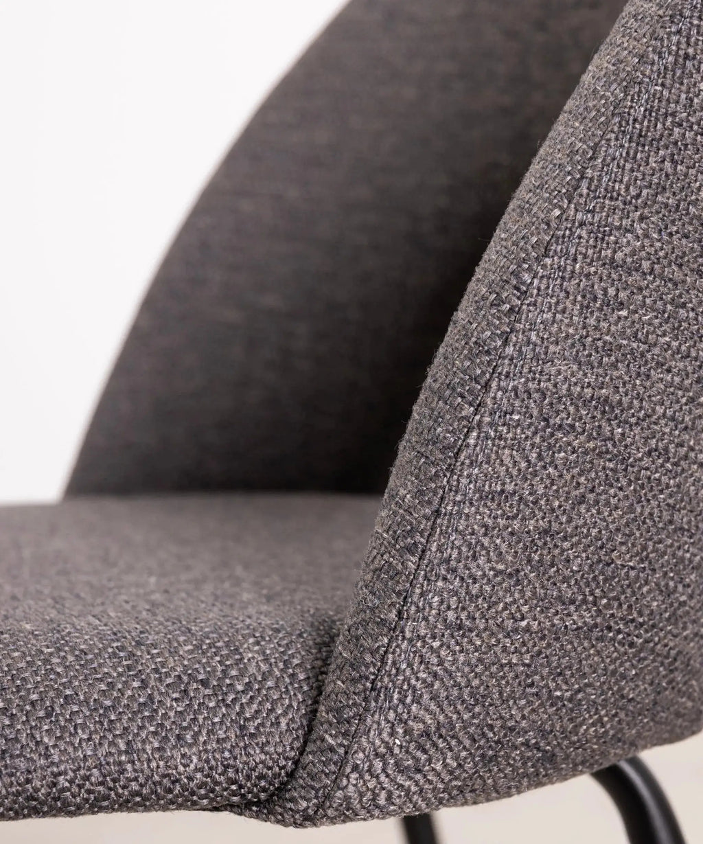 Chaise de salle à manger en tissu et métal Maruchi