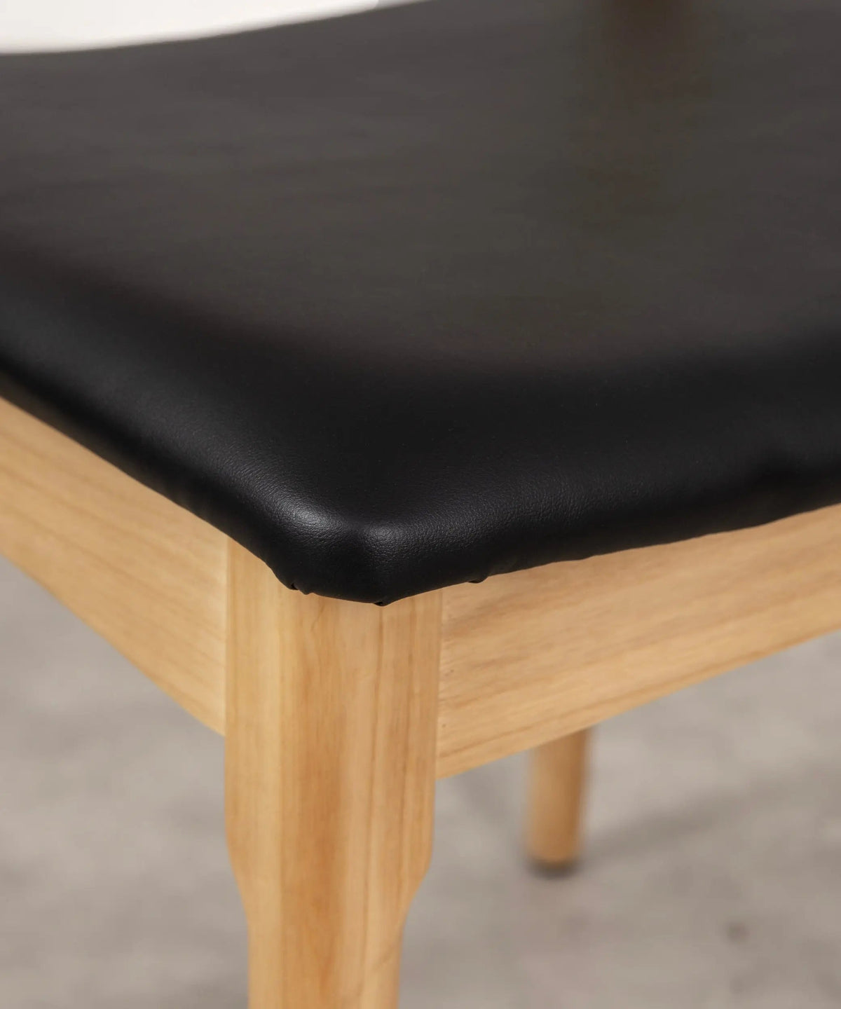 Chaise de salle à manger en bois et similicuir Denver