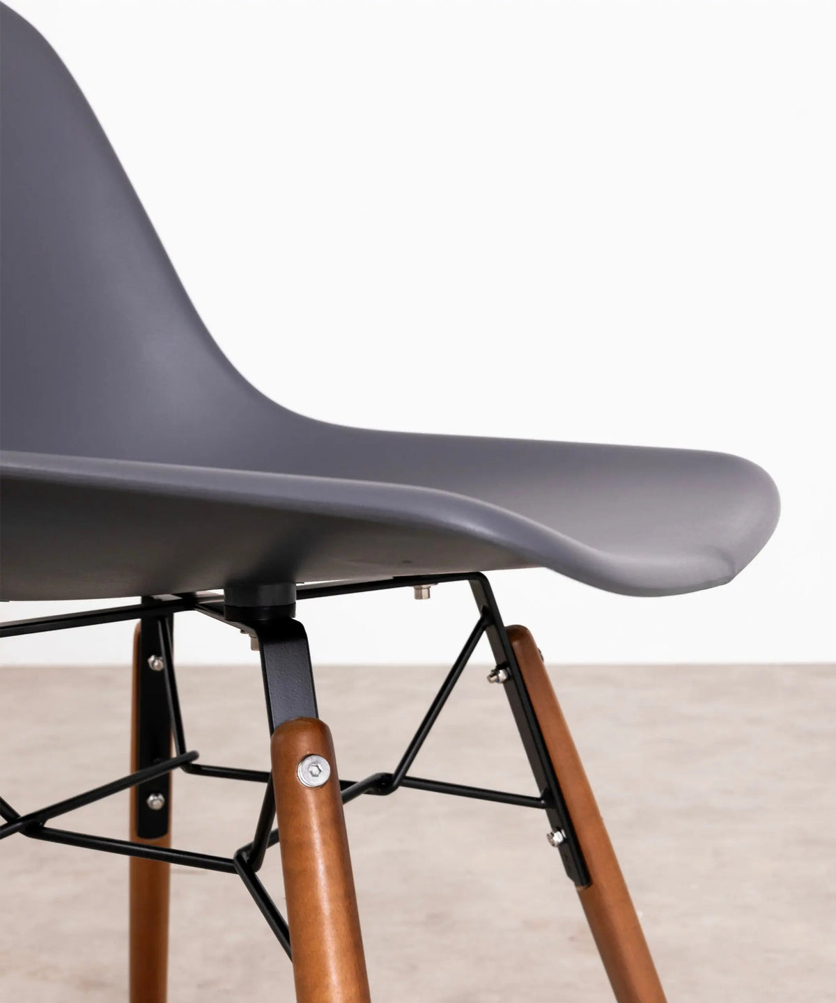 Chaise de salle à manger en polypropylène et bois Elon - Special Edition