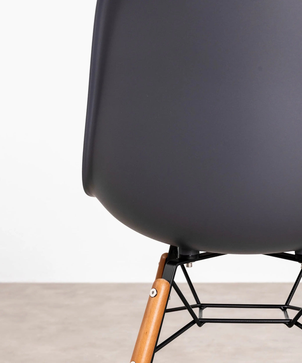 Chaise de salle à manger en polypropylène et bois Elon - Special Edition