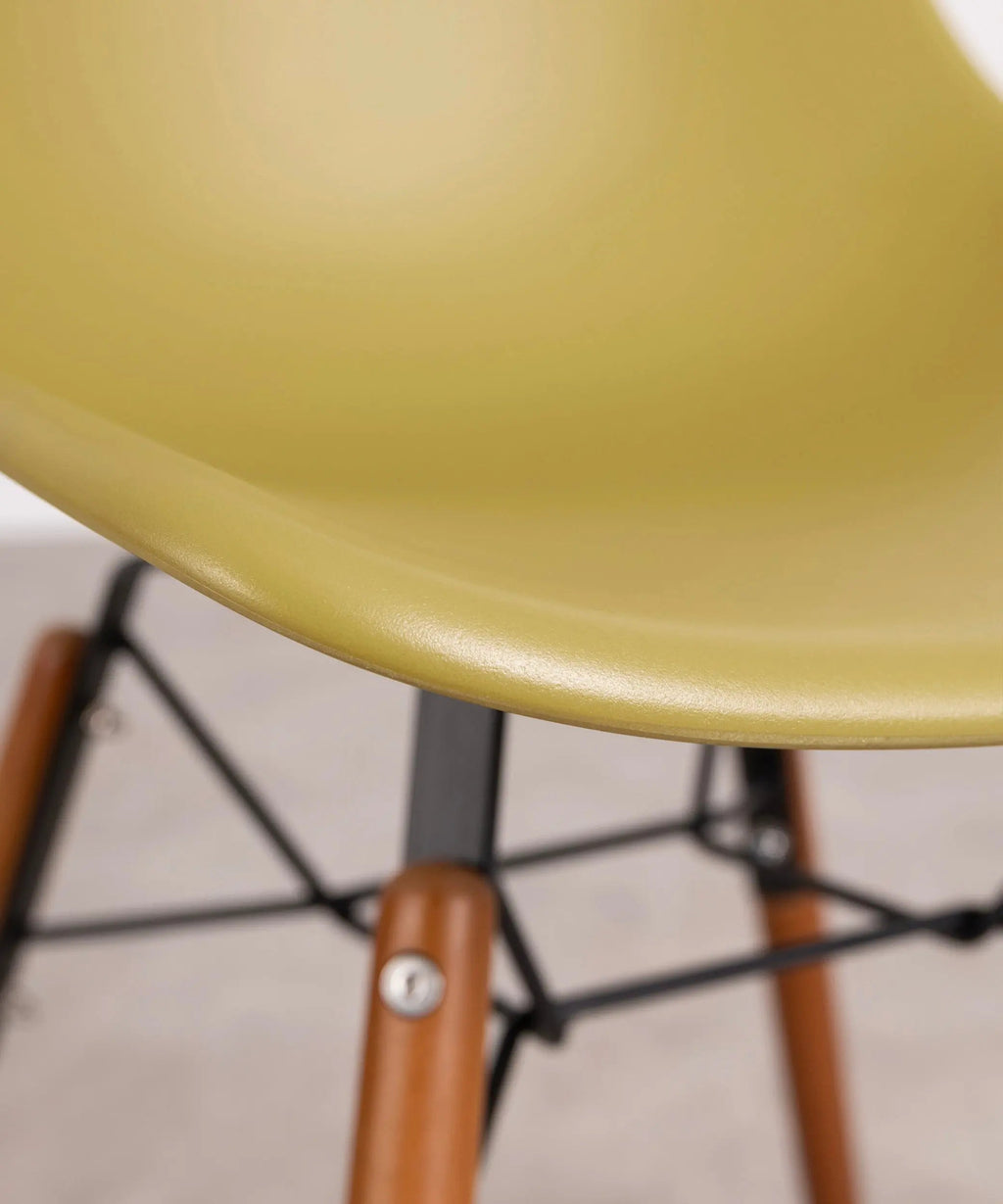 Chaise de salle à manger en polypropylène et bois Elon