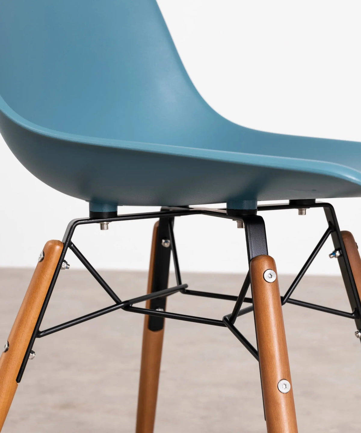 Chaise de salle à manger en polypropylène et bois Elon - Special Edition