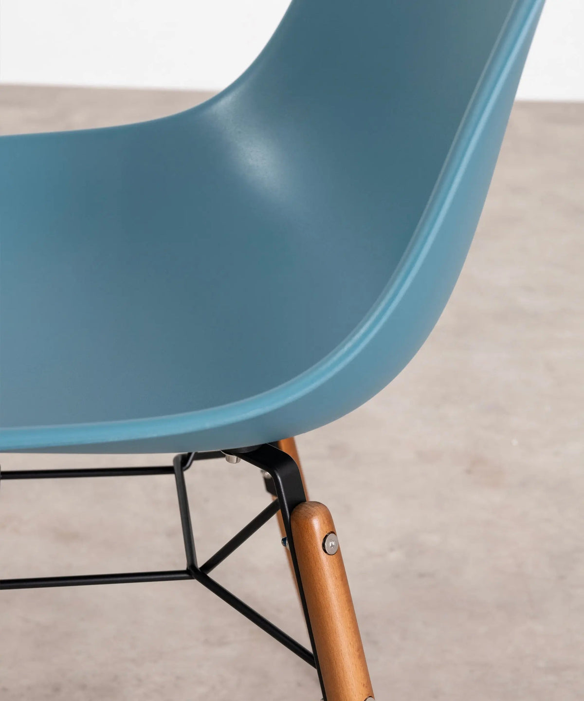 Chaise de salle à manger en polypropylène et bois Elon - Special Edition