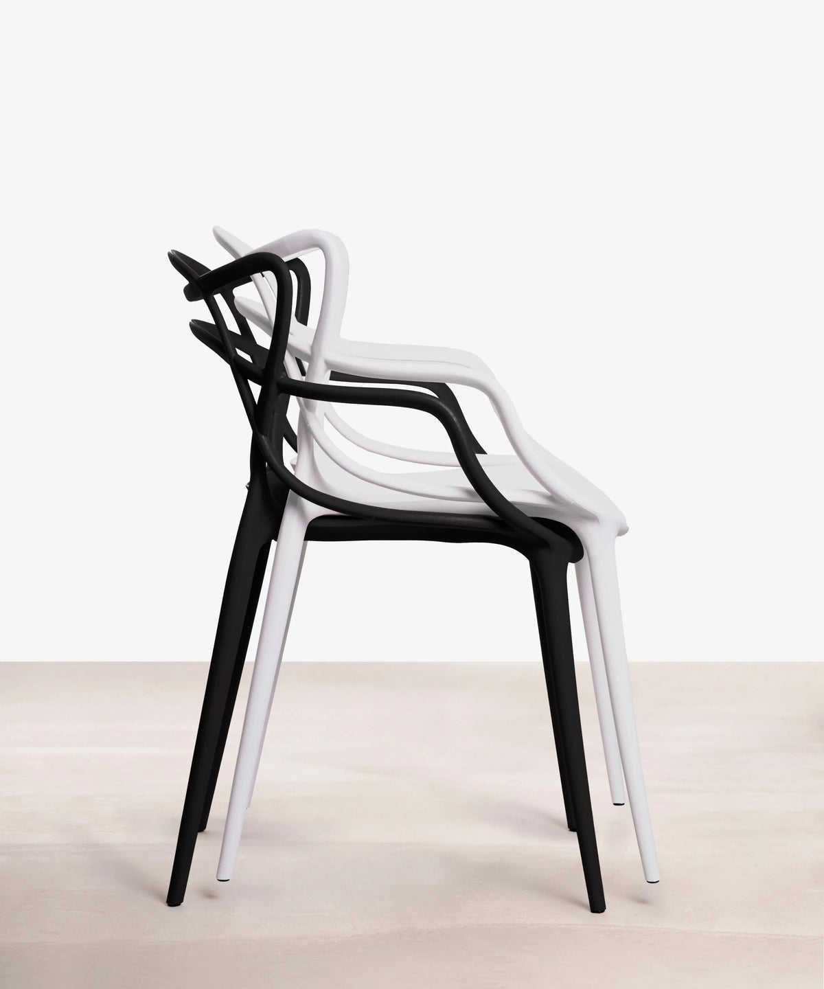 Chaise empilable en polypropylène avec accoudoirs Loop