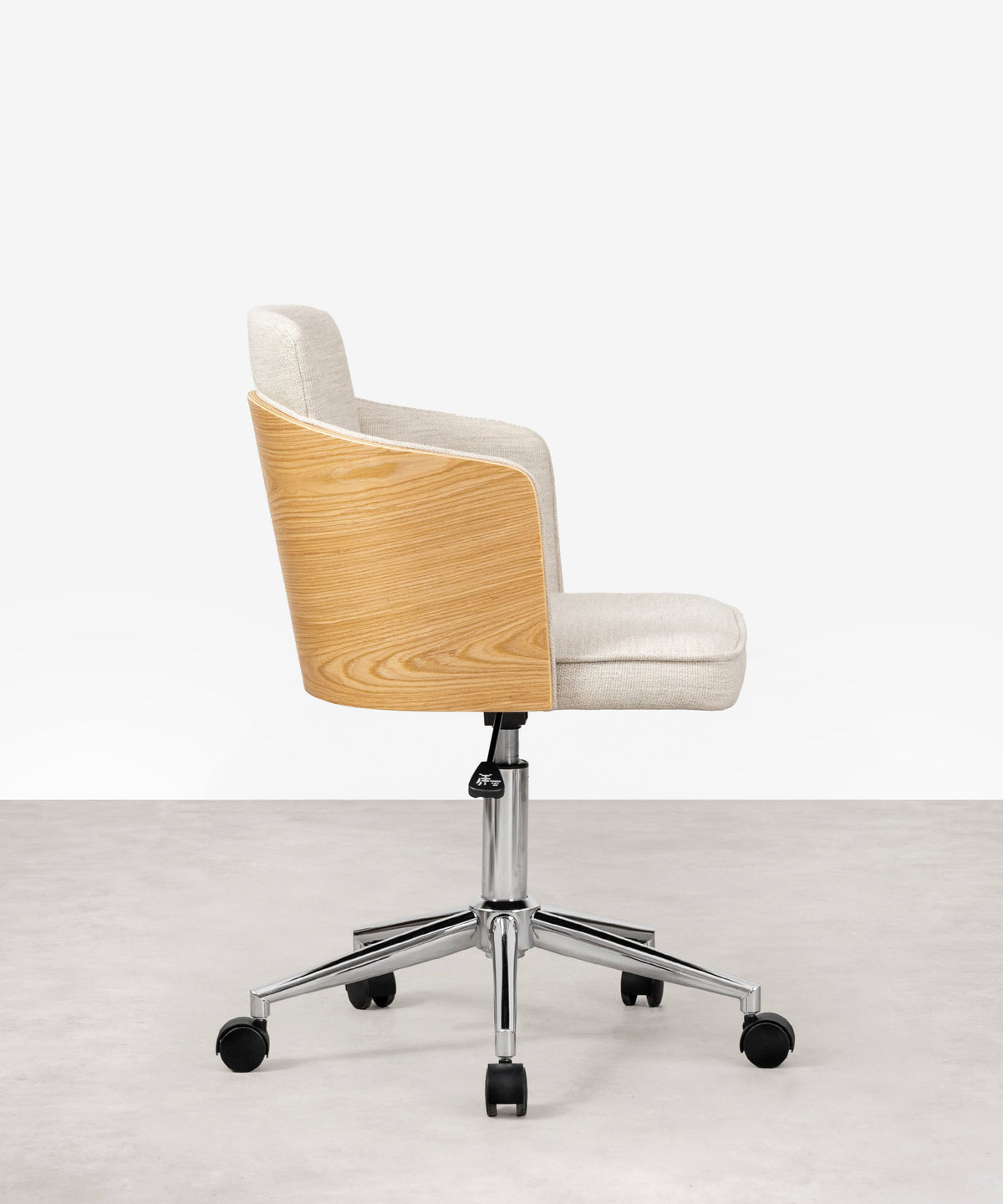 Chaise de bureau réglable en bois rembourrée Maddie