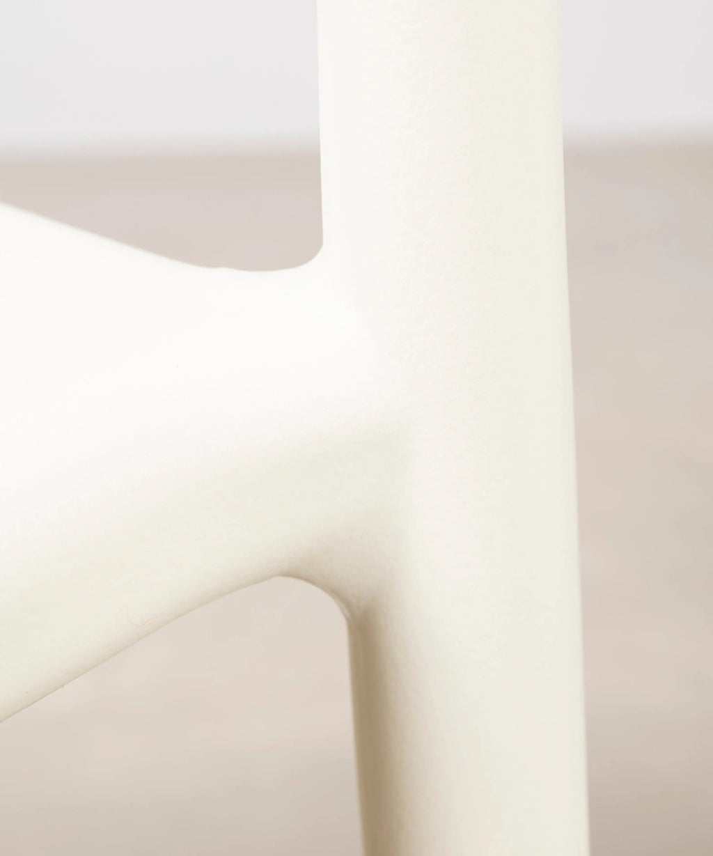 Chaise en polypropylène avec accoudoirs Maestro Arms
