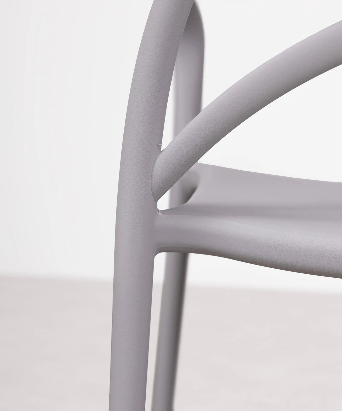Chaise en polypropylène avec accoudoirs Maestro Arms
