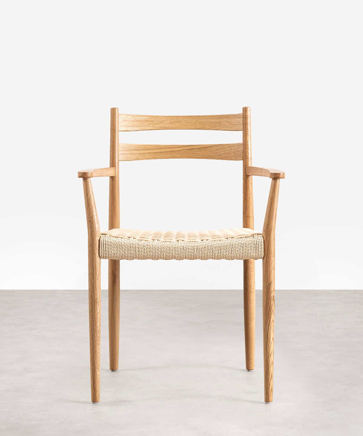 Chaise de salle à manger en bois et corde tressée Nona Arms