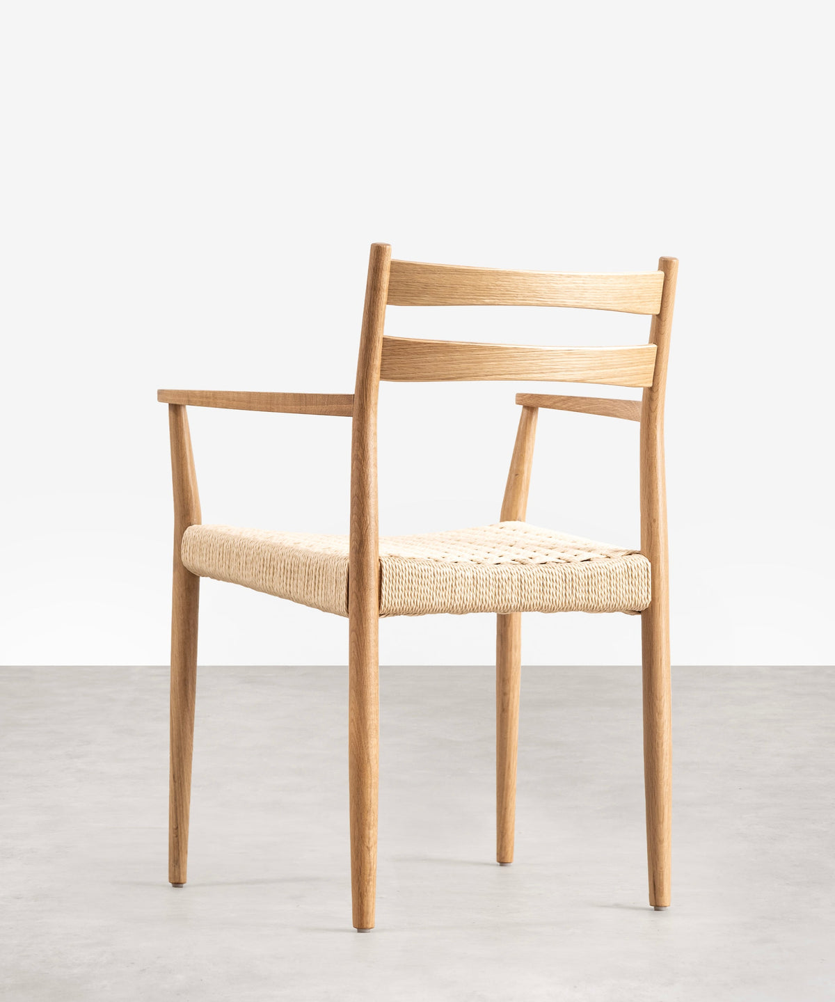 Chaise de salle à manger en bois et corde tressée Nona Arms