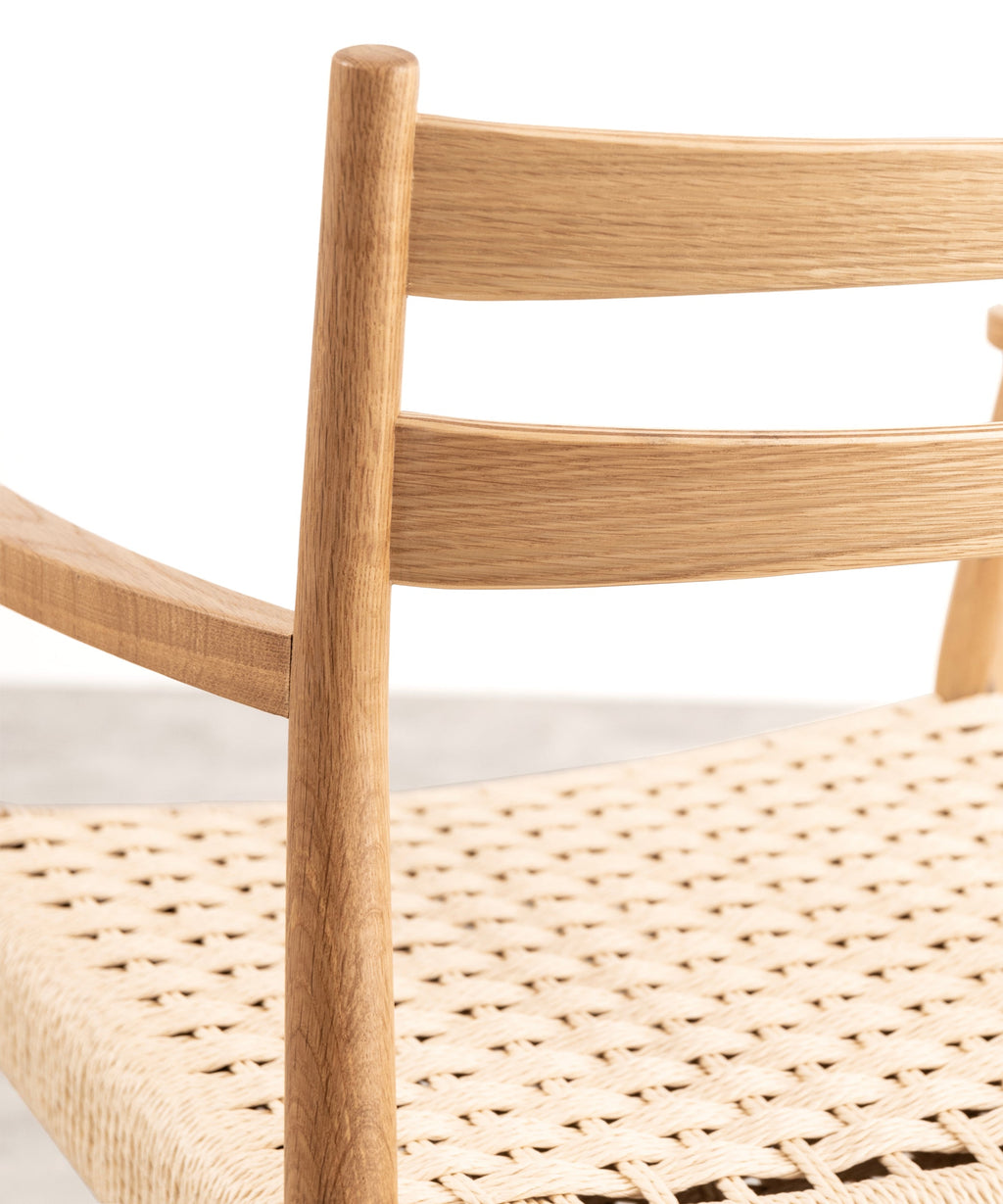 Chaise de salle à manger en bois et corde tressée Nona Arms