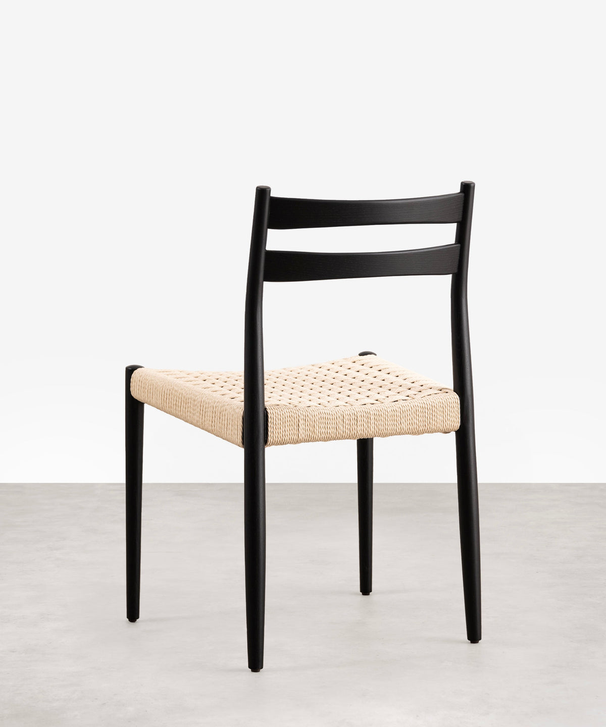 Chaise de salle à manger en bois et corde tressée Nona