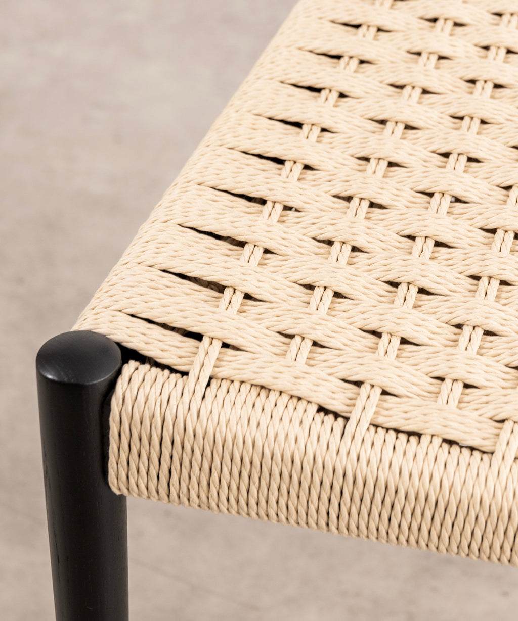 Chaise de salle à manger en bois et corde tressée Nona