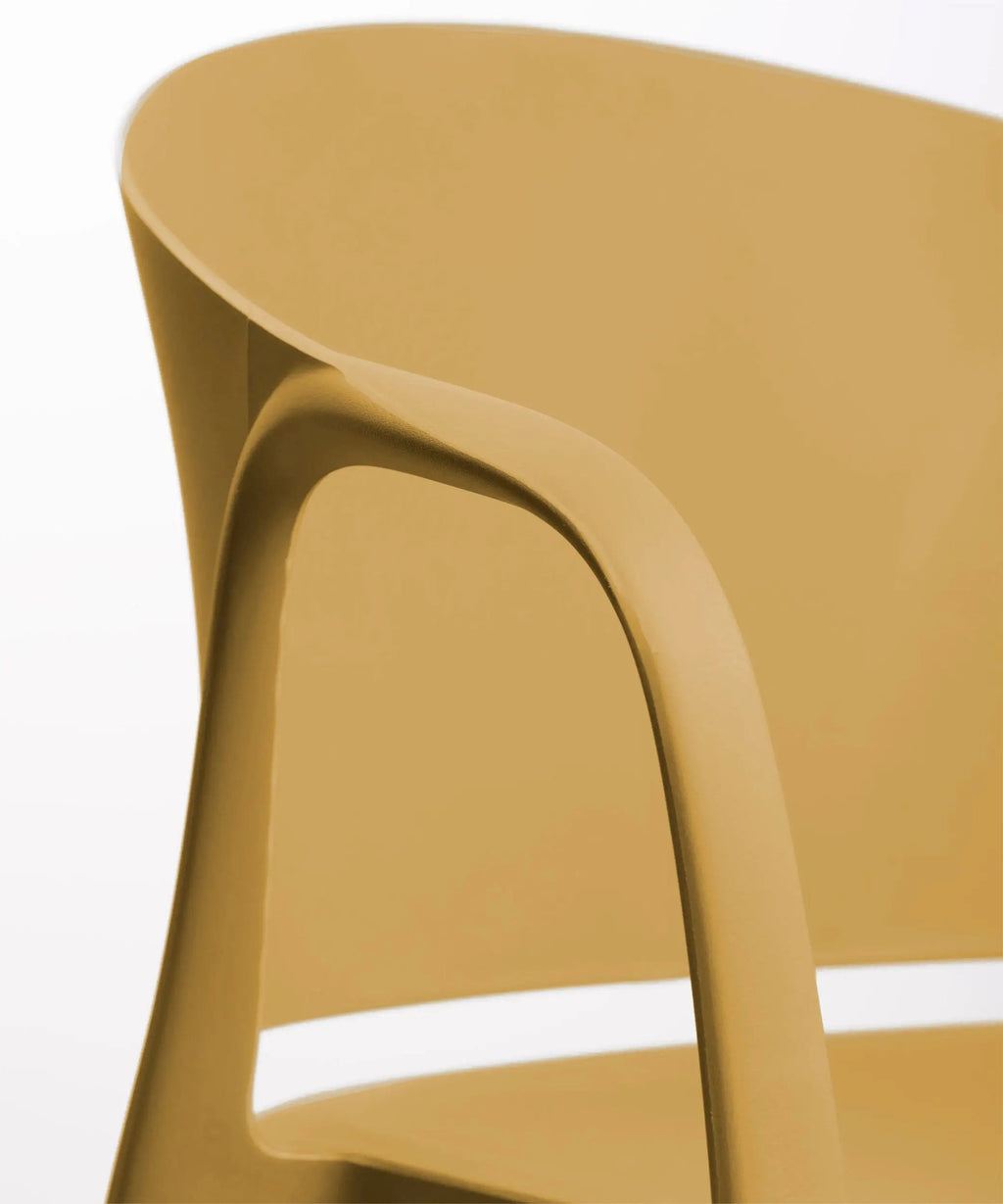 Chaise en polypropylène avec accoudoirs Pippa