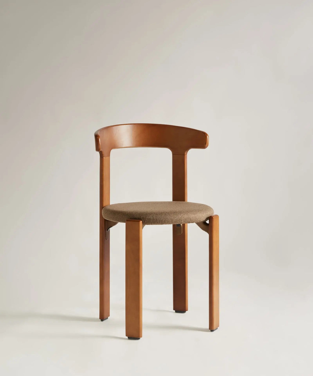 Chaise de salle à manger en bois rembourrée Grim