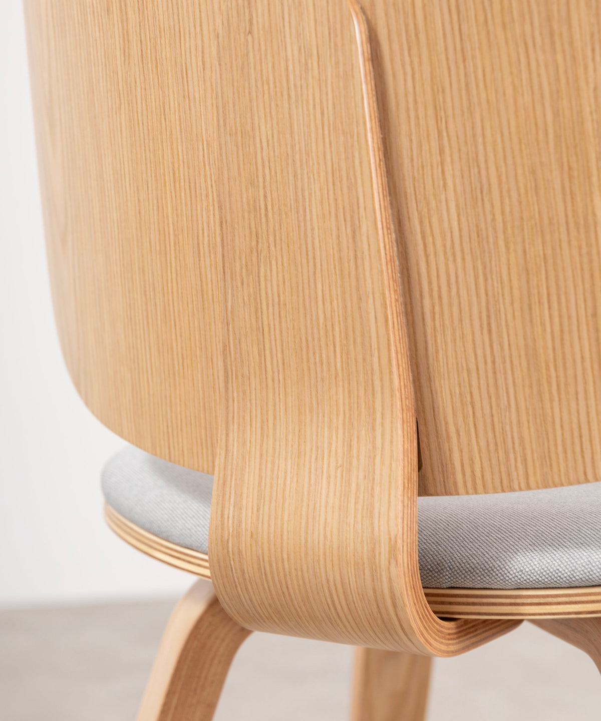 Chaise de salle à manger en bois et similicuir Anouk