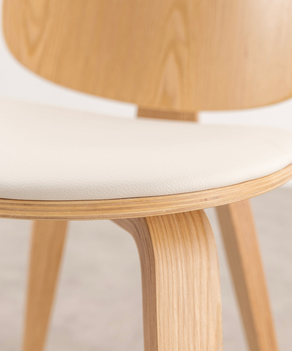 Chaise de salle à manger en bois et similicuir Anouk