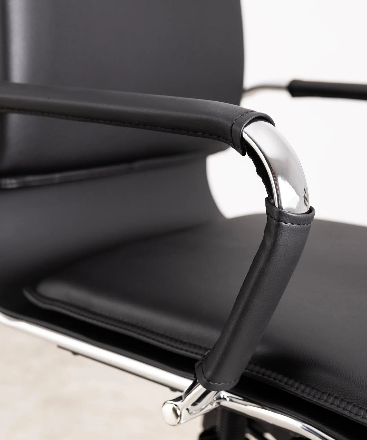 Chaise de Bureau en Similicuir Low Back Dallas