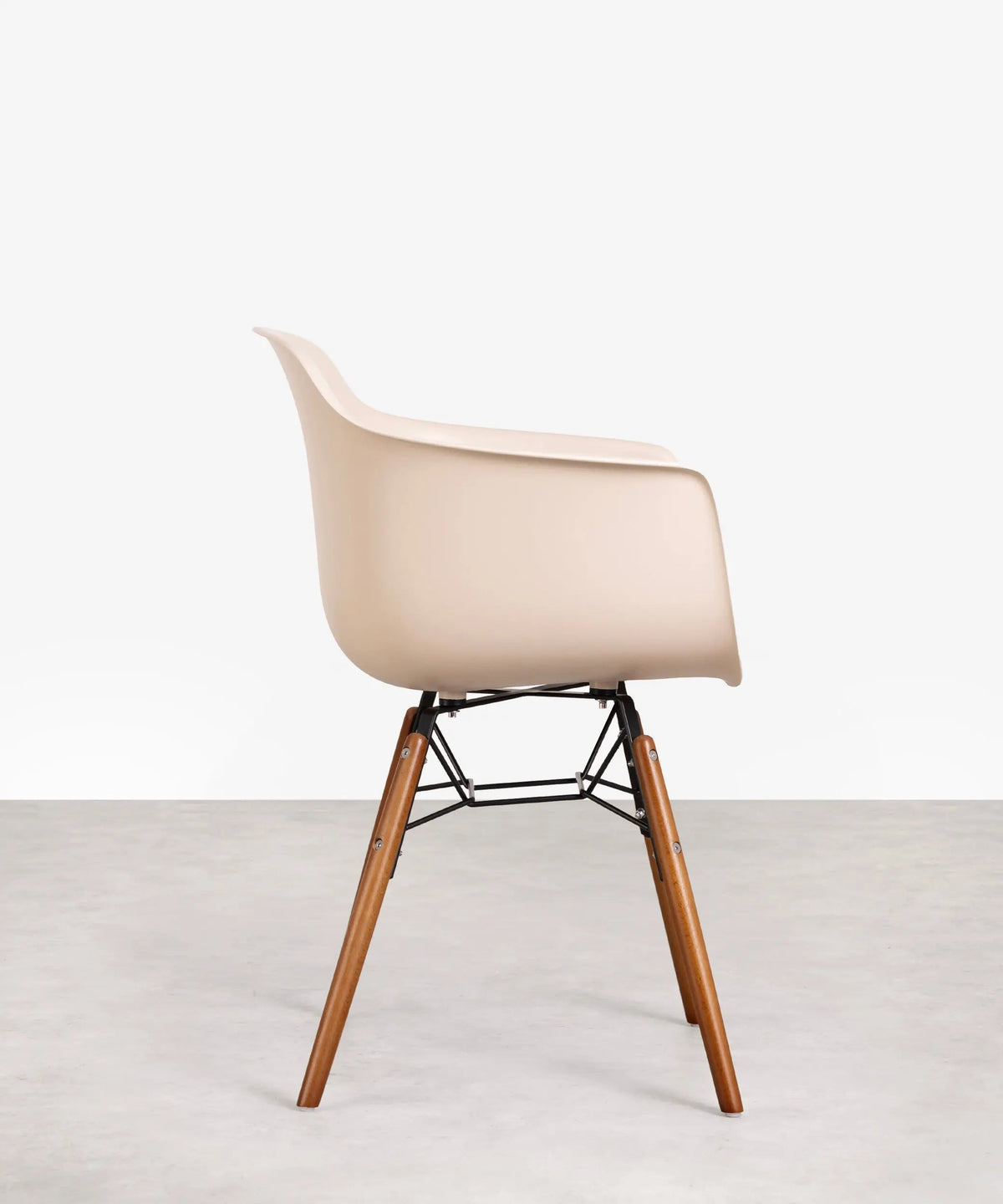 Chaise en Polypropylène et Bois avec Accoudoirs Elon Arms