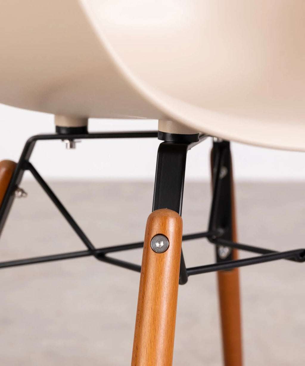 Chaise en Polypropylène et Bois avec Accoudoirs Elon Arms