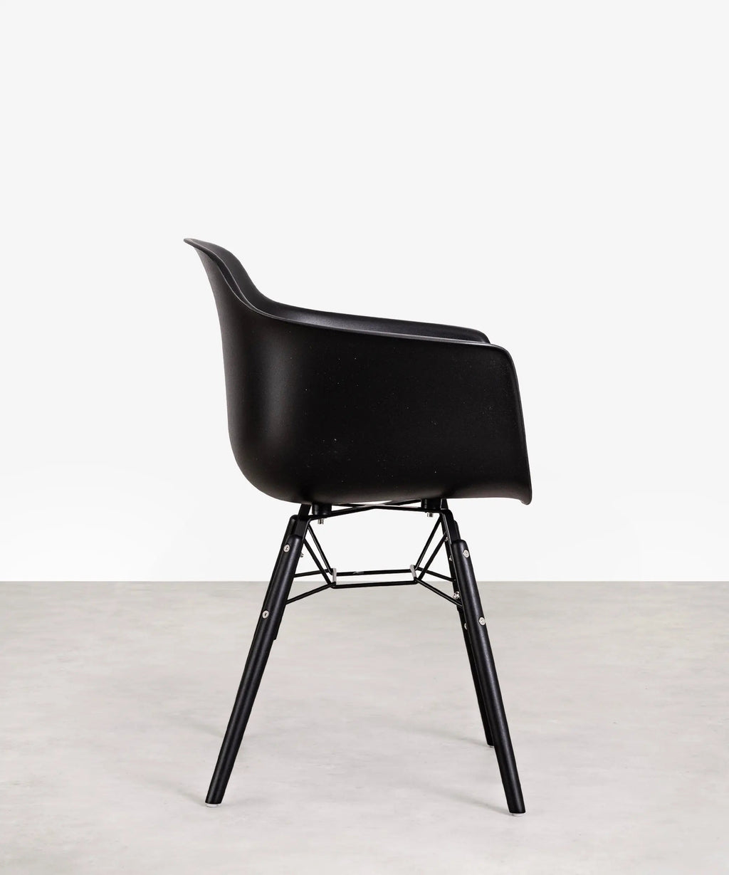 Chaise en Polypropylène et Bois avec Accoudoirs Elon Arms