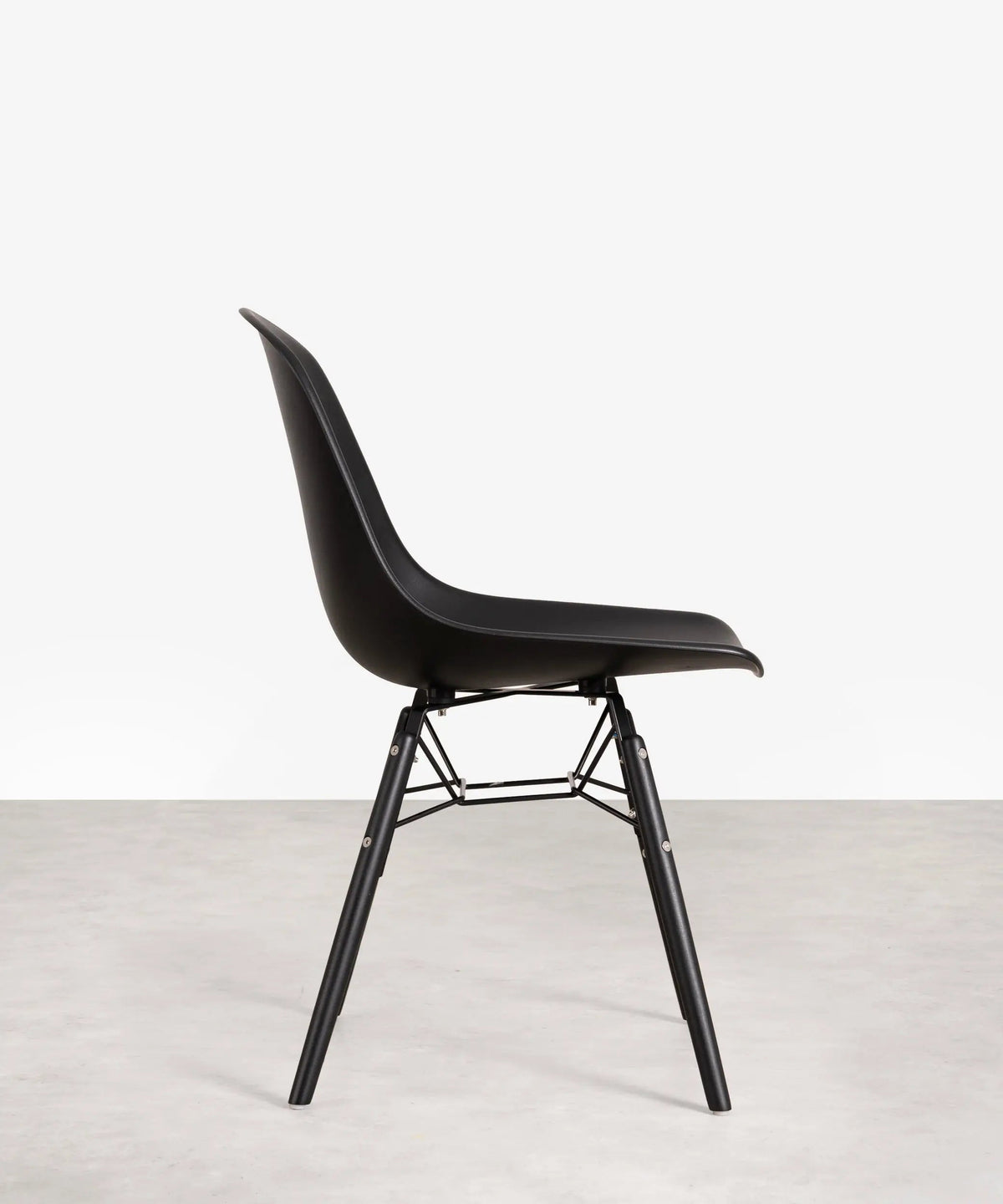 Chaise de salle à manger en polypropylène et bois Elon