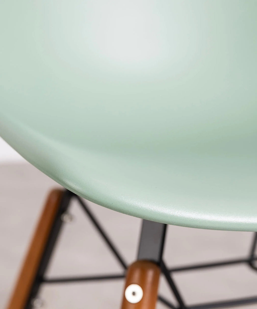 Chaise de salle à manger en polypropylène et bois Elon