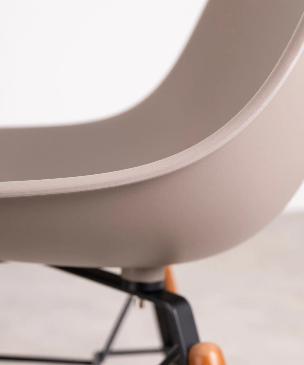 Chaise de salle à manger en polypropylène et bois Elon