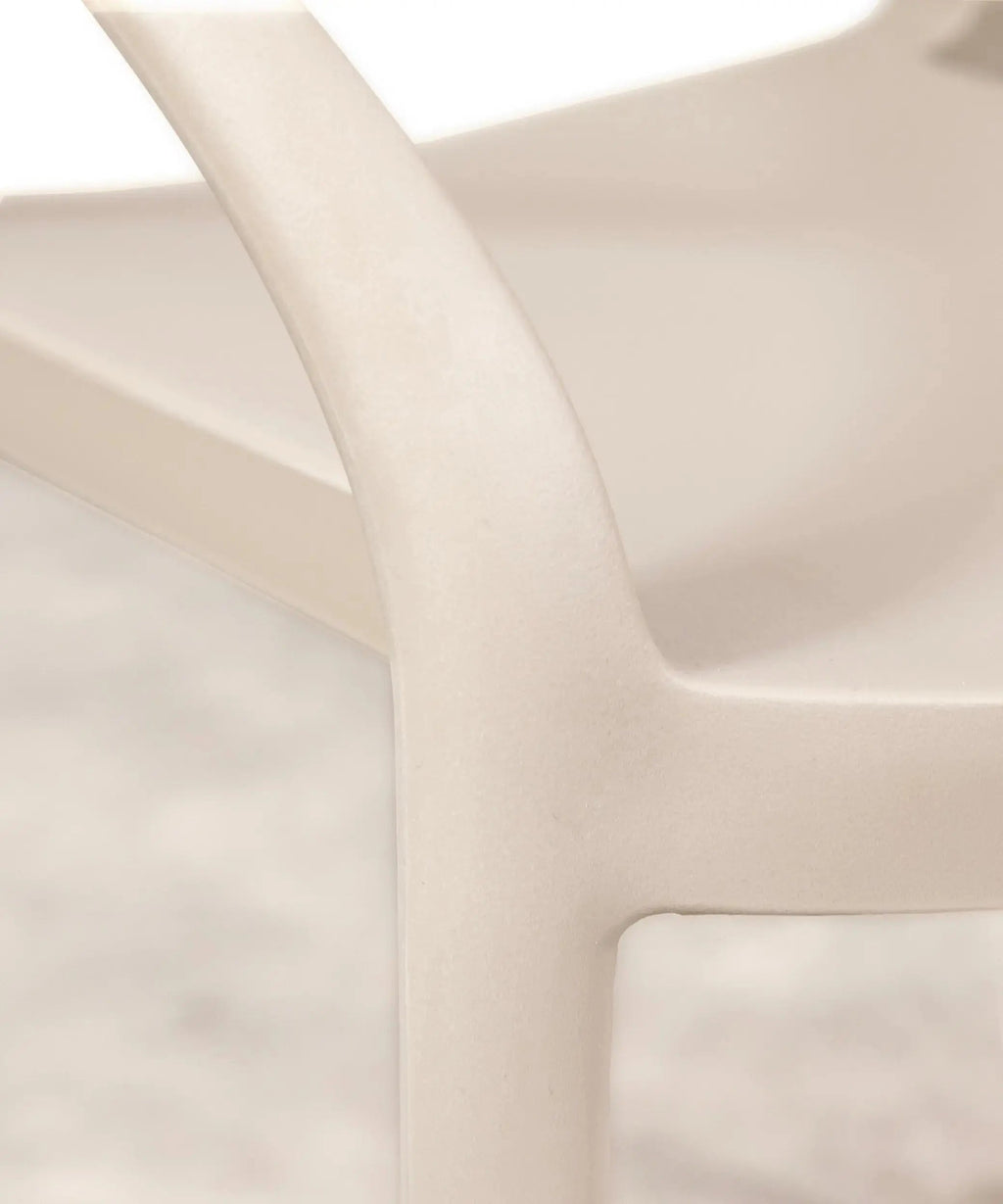Chaise en polypropylène avec accoudoirs Grace