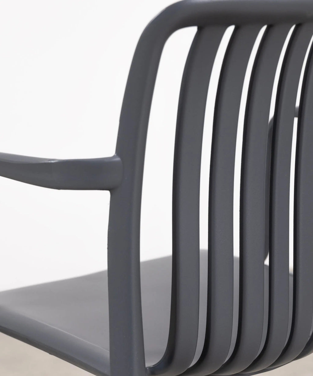 Chaise de salle à manger en polypropylène Kora Arms