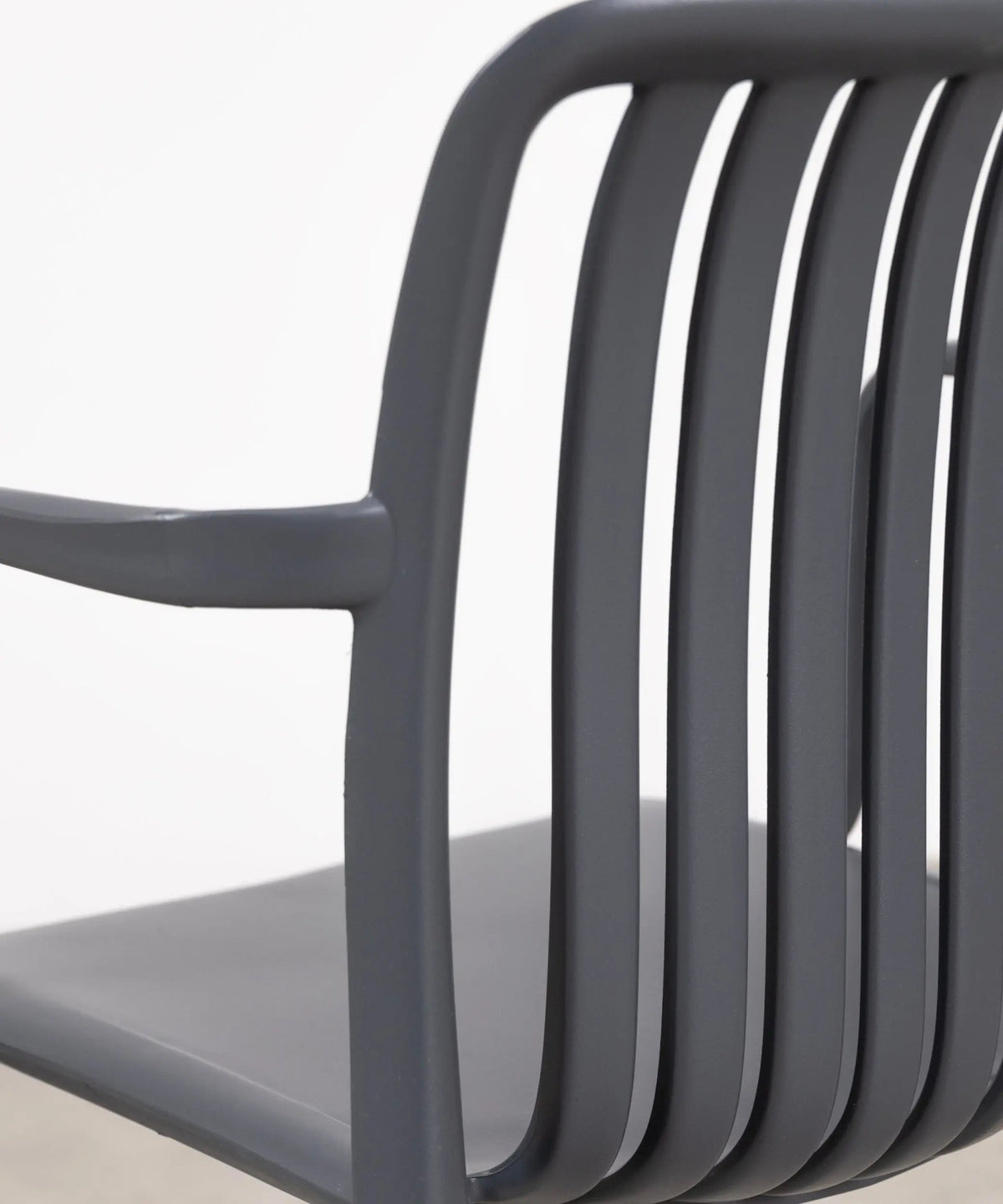 Chaise de salle à manger en polypropylène Kora Arms