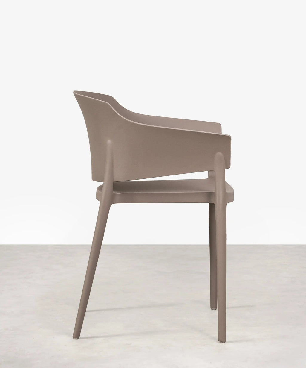 Chaise empilable en polypropylène avec accoudoirs Liam