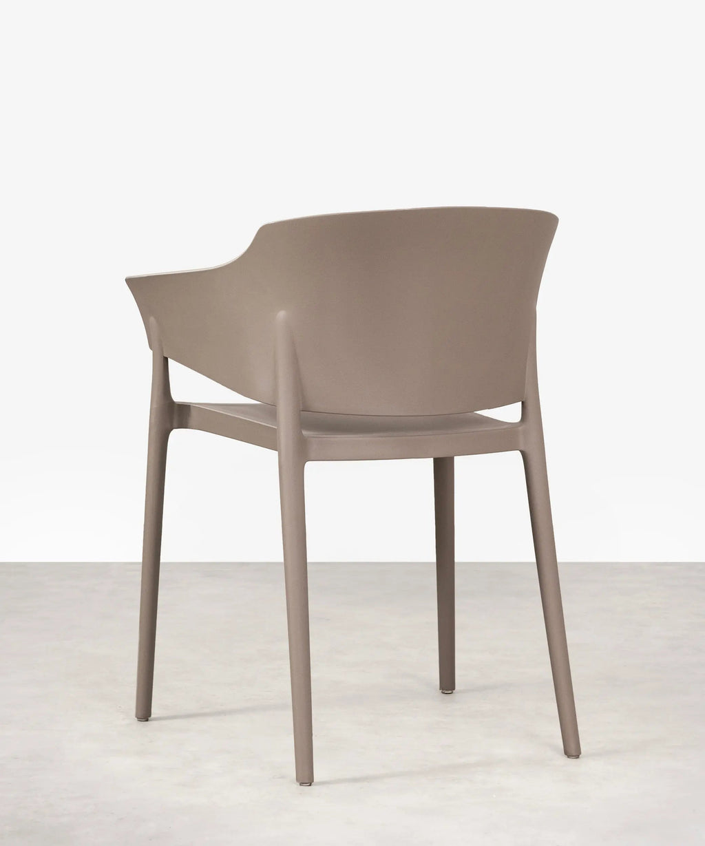 Chaise empilable en polypropylène avec accoudoirs Liam