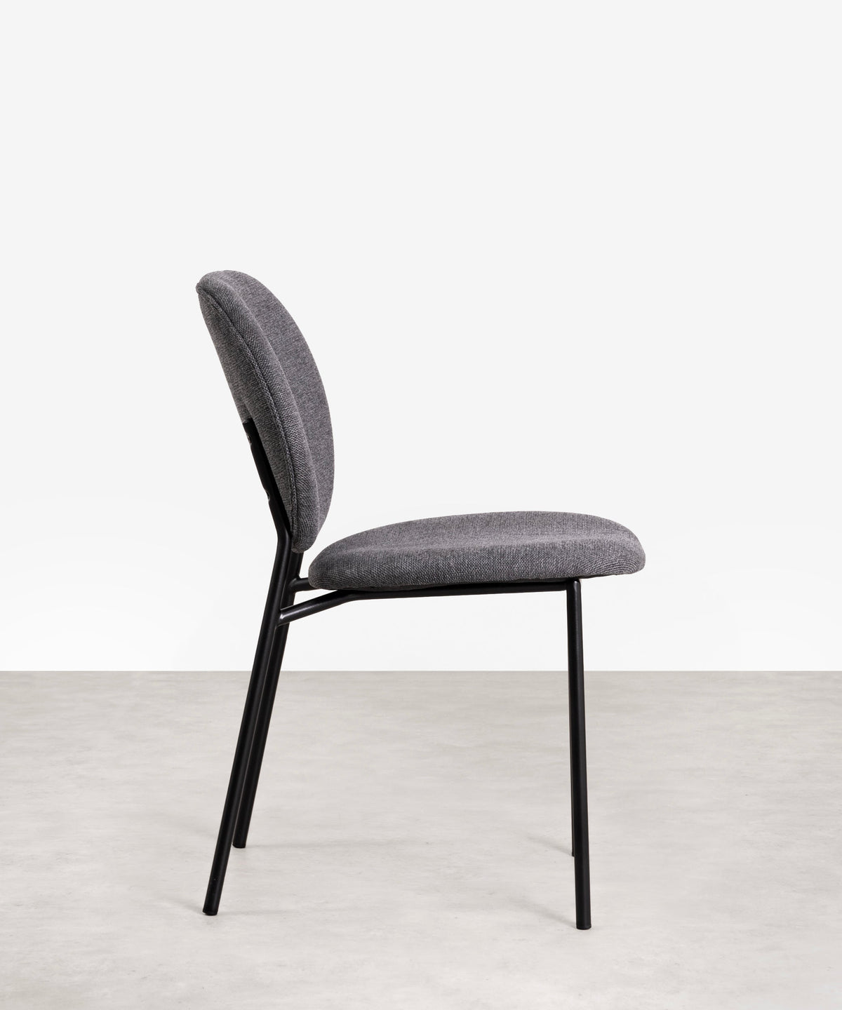 Chaise de salle à manger en tissu et métal Maruchi