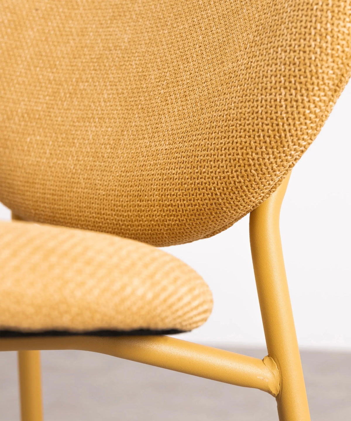 Chaise de salle à manger en tissu et métal Maruchi