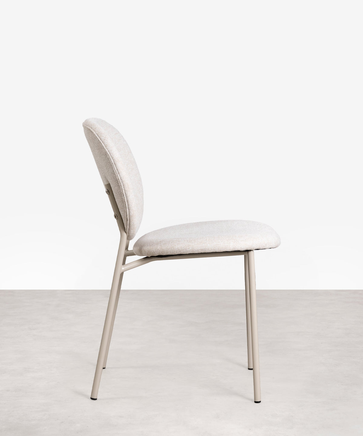 Chaise de salle à manger en tissu et métal Maruchi