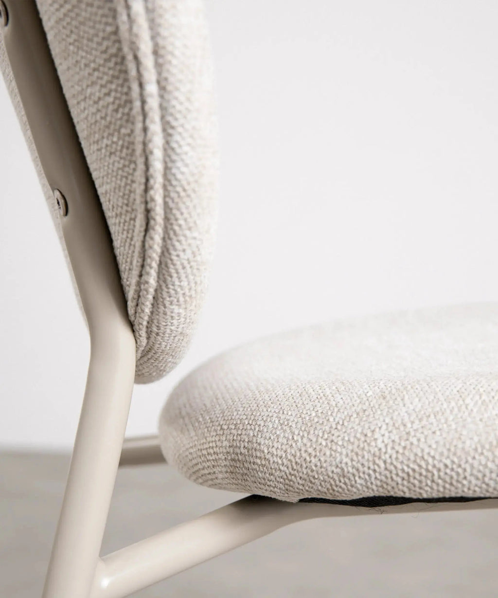 Chaise de salle à manger en tissu et métal Maruchi
